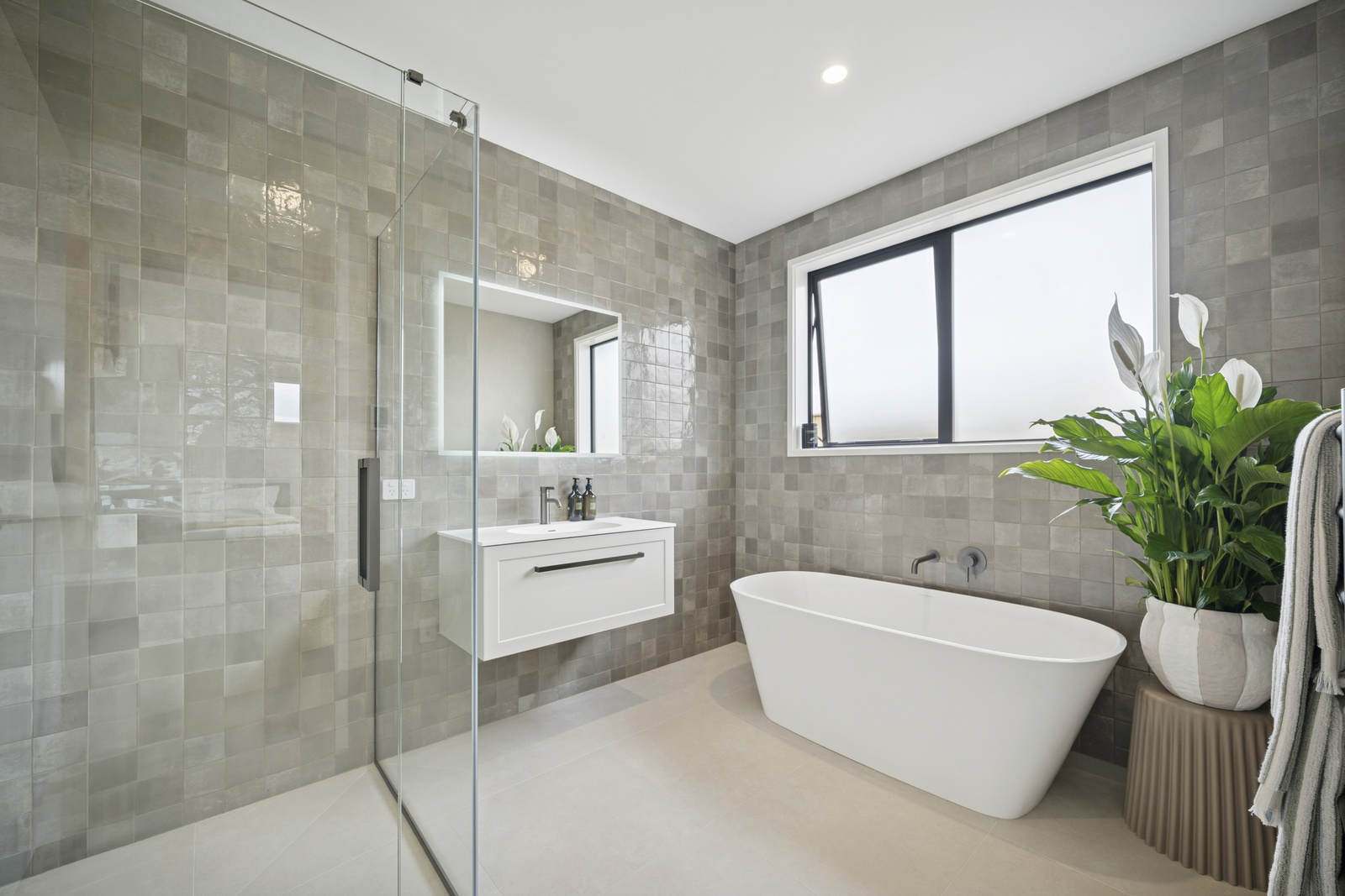 Springwater 1 Springwater Drive Brad Turner 1072 1600 57