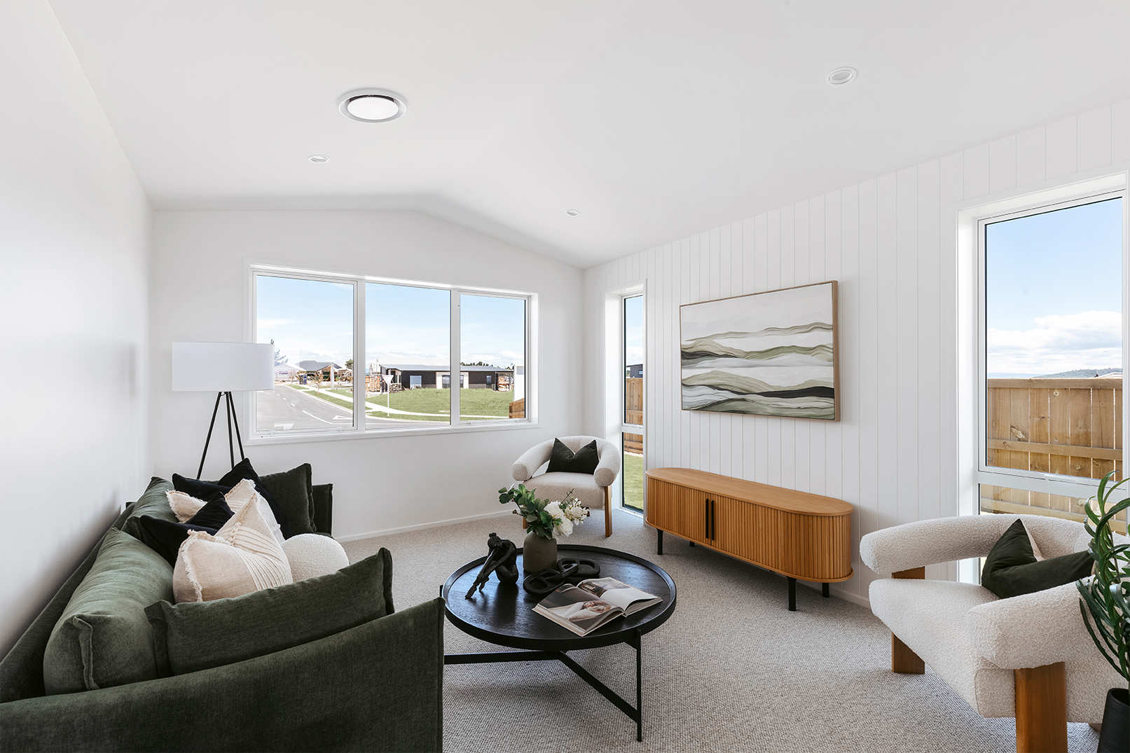 031 2 Kopakopa Crescent Grass Edit WEB