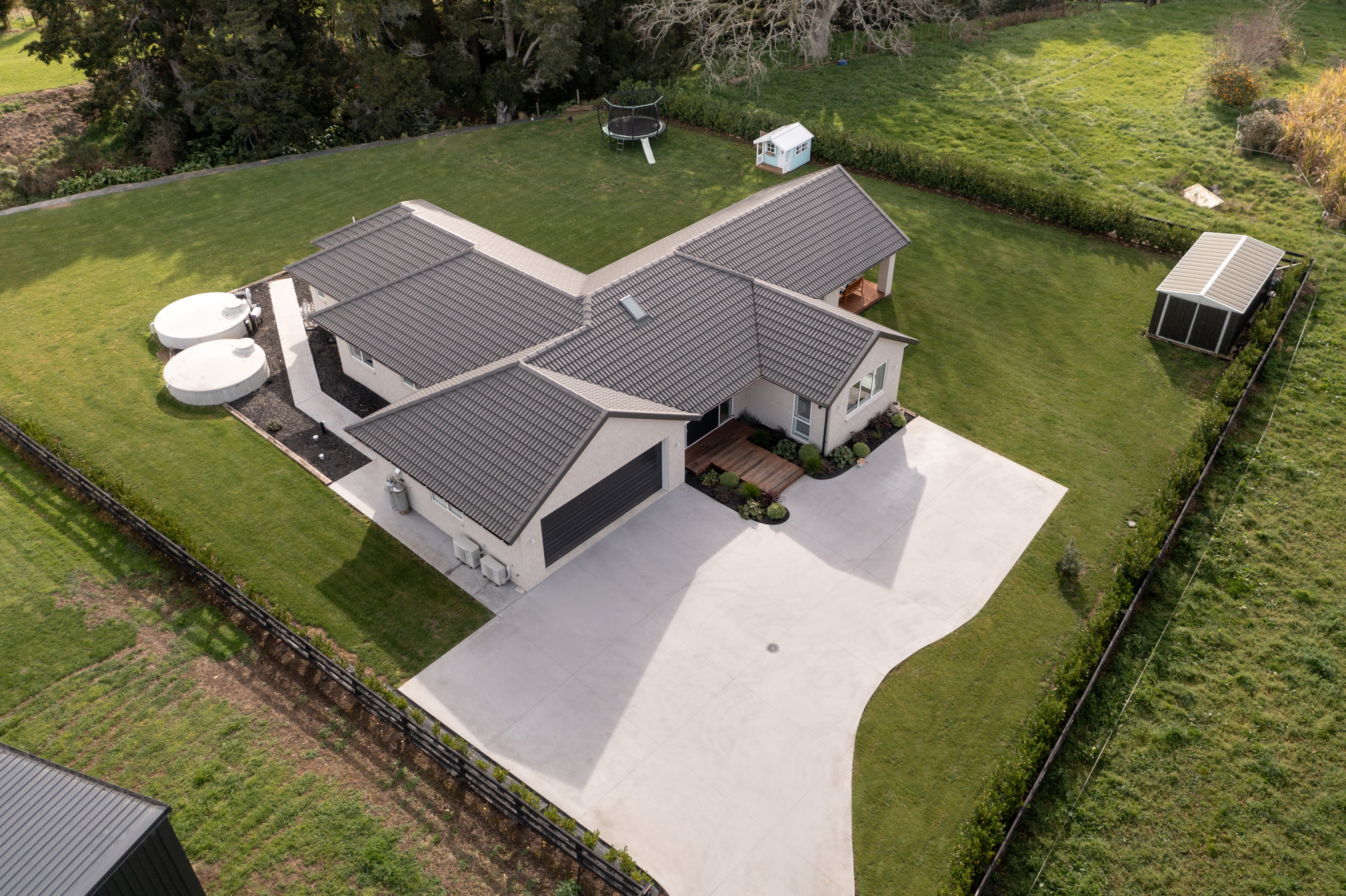 050 475B Kuranui Road Web