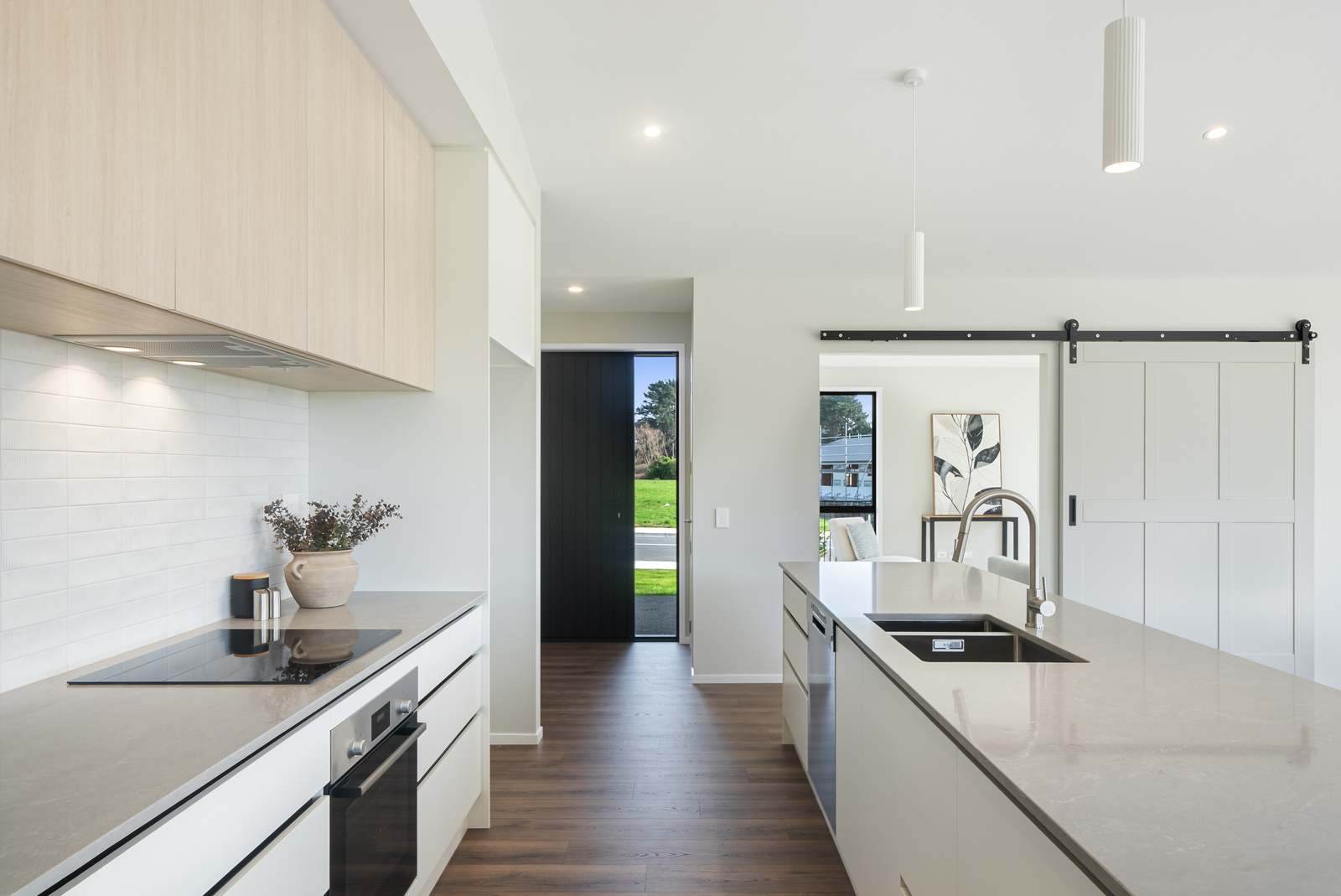 WLG104788 24 Kotuku Ngutupapa Way Brad Turner 1034 1600 26