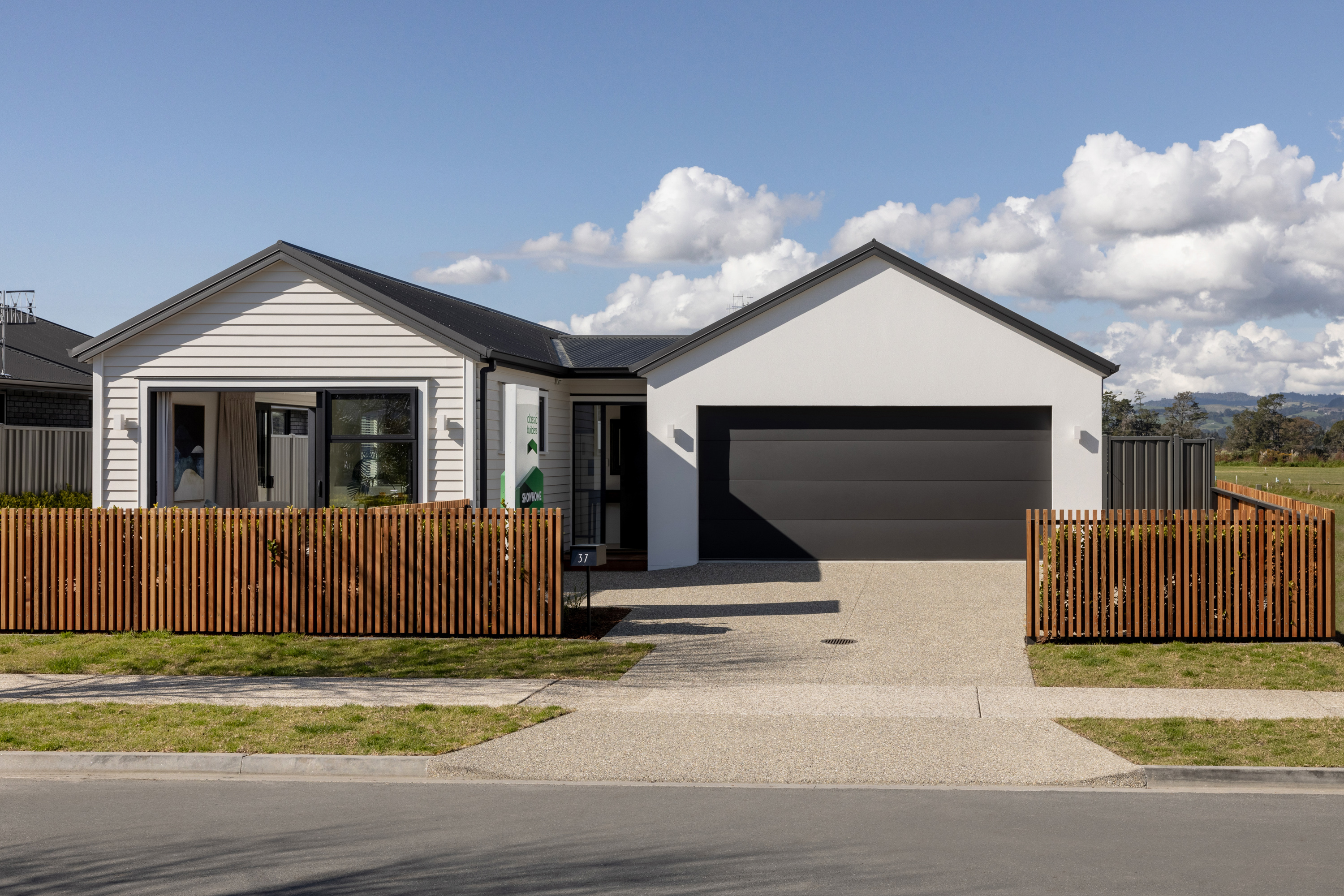 031 37 Flack Street Web