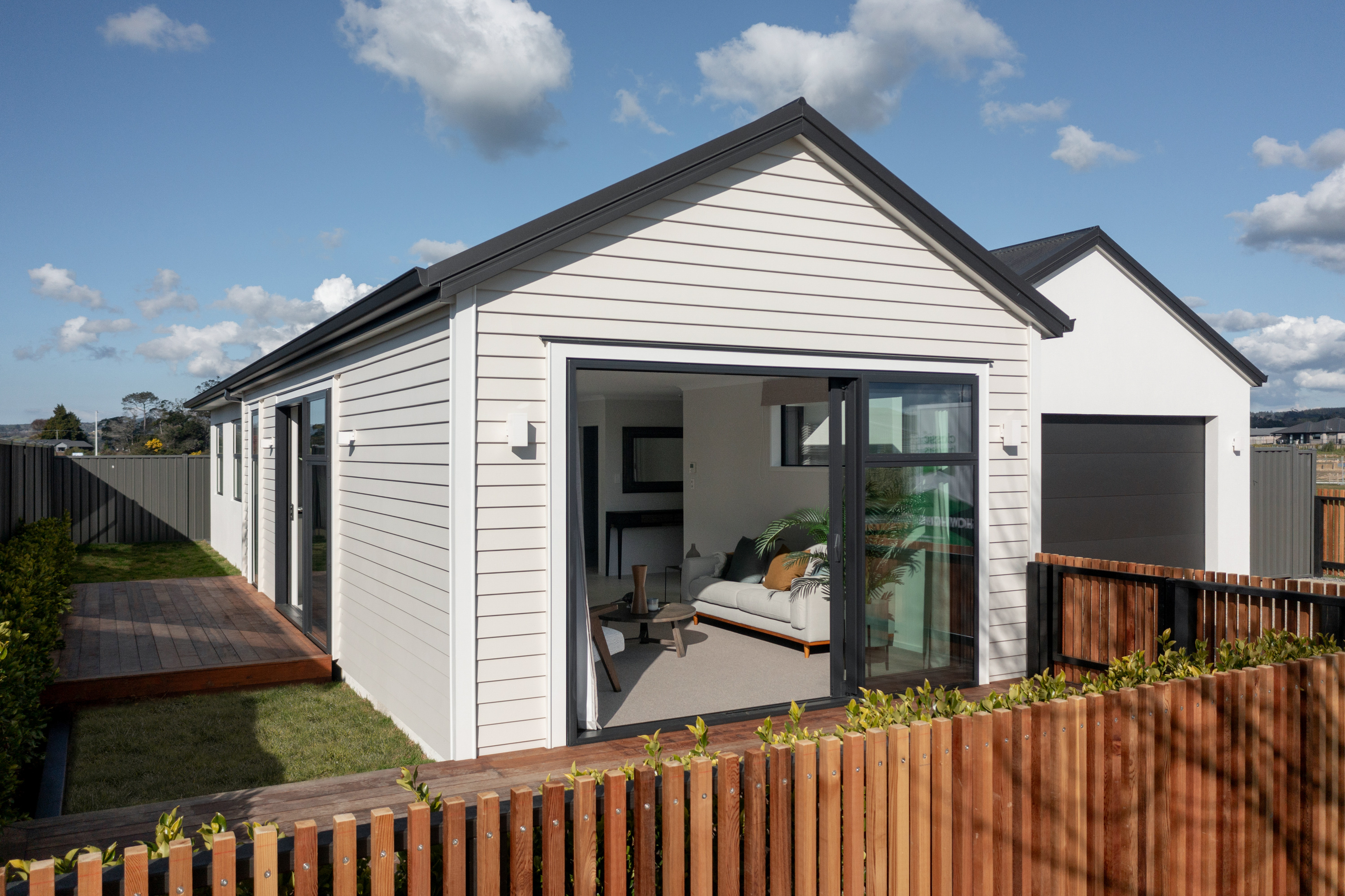 037 37 Flack Street Web