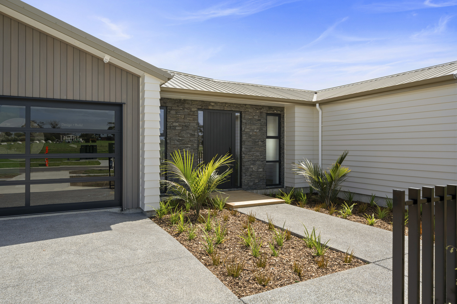 Springwater 1 Springwater Drive Brad Turner 1072 1600 7