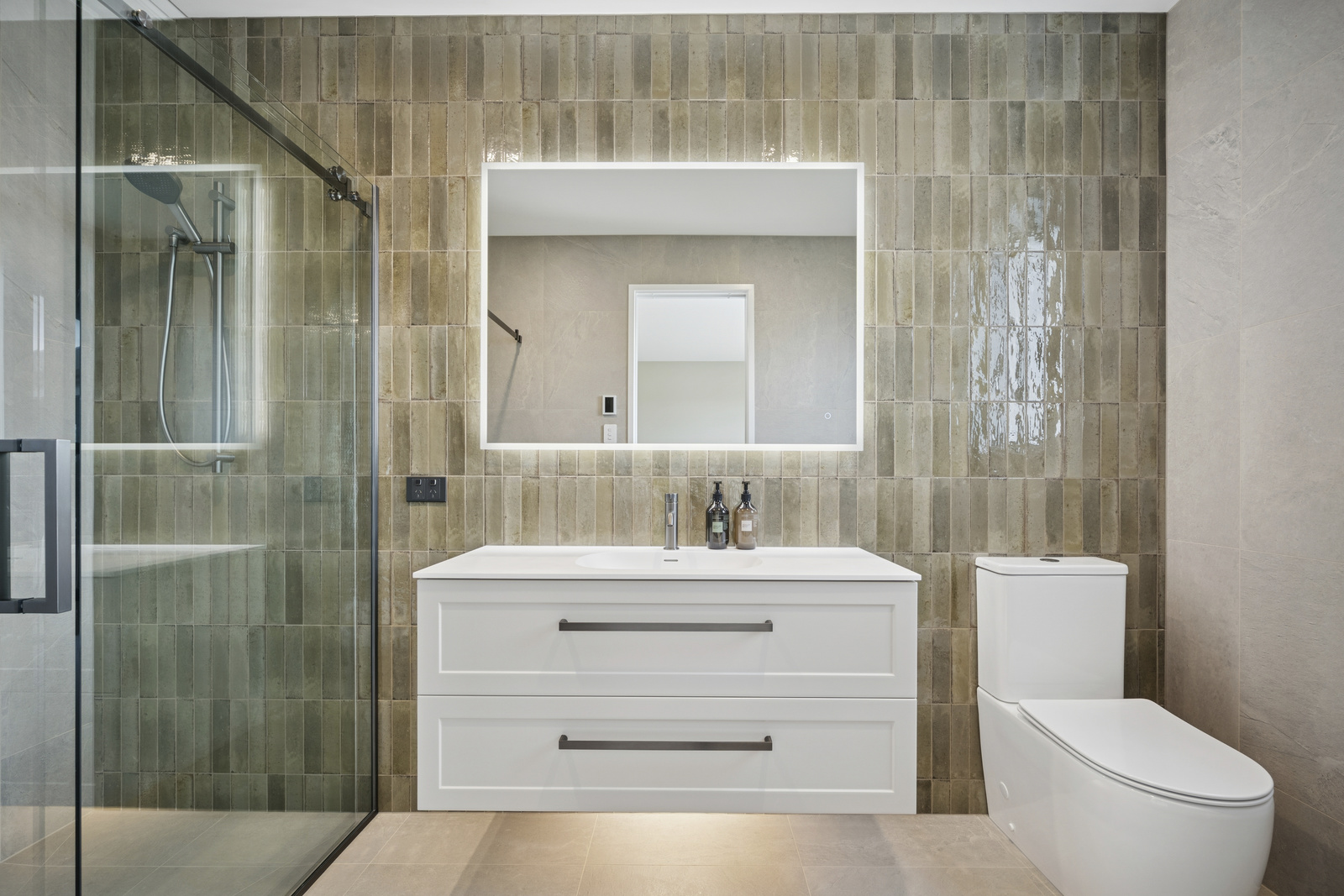 Springwater 1 Springwater Drive Brad Turner 1072 1600 28