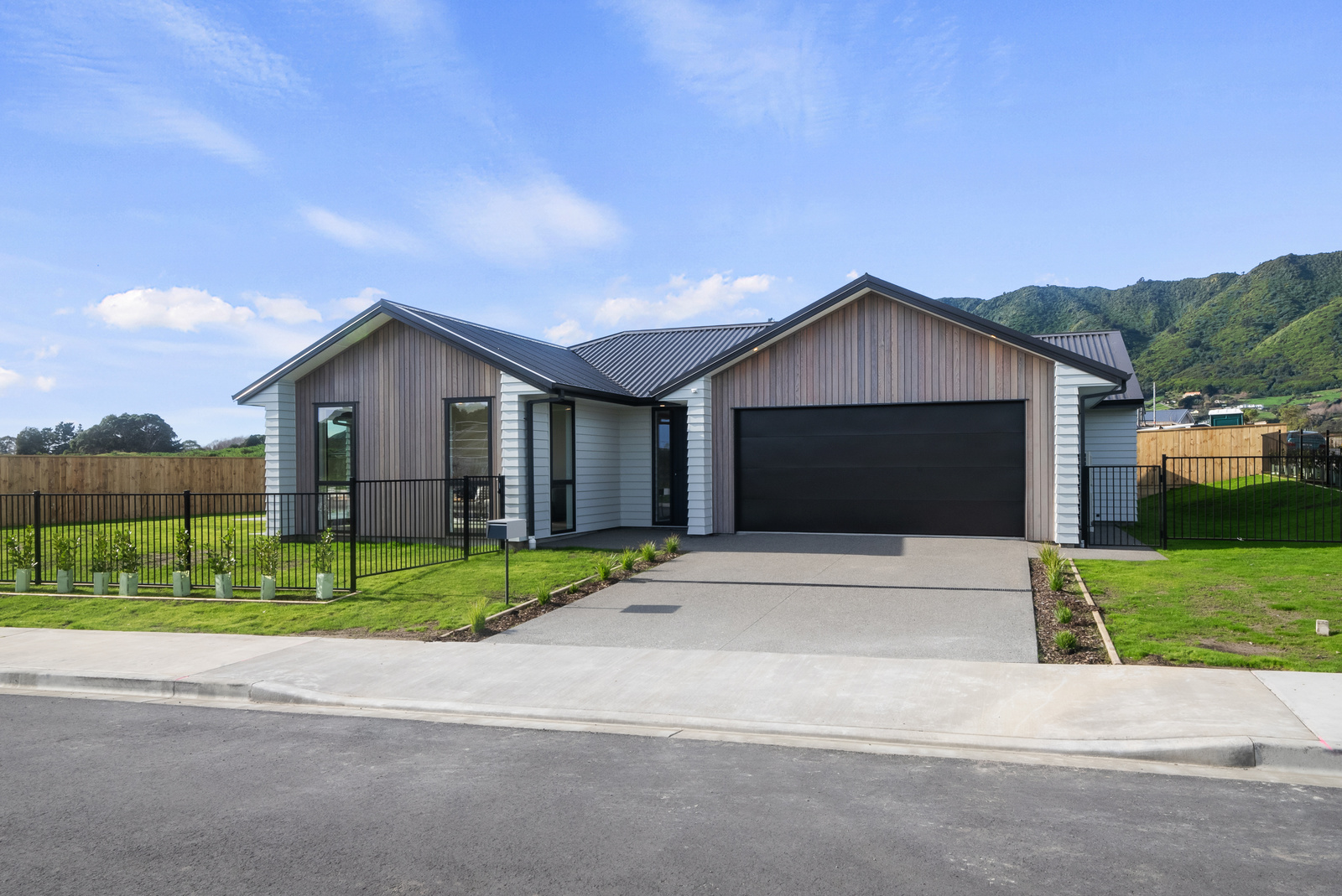 WLG104788 24 Kotuku Ngutupapa Way Brad Turner 1034 1600 32