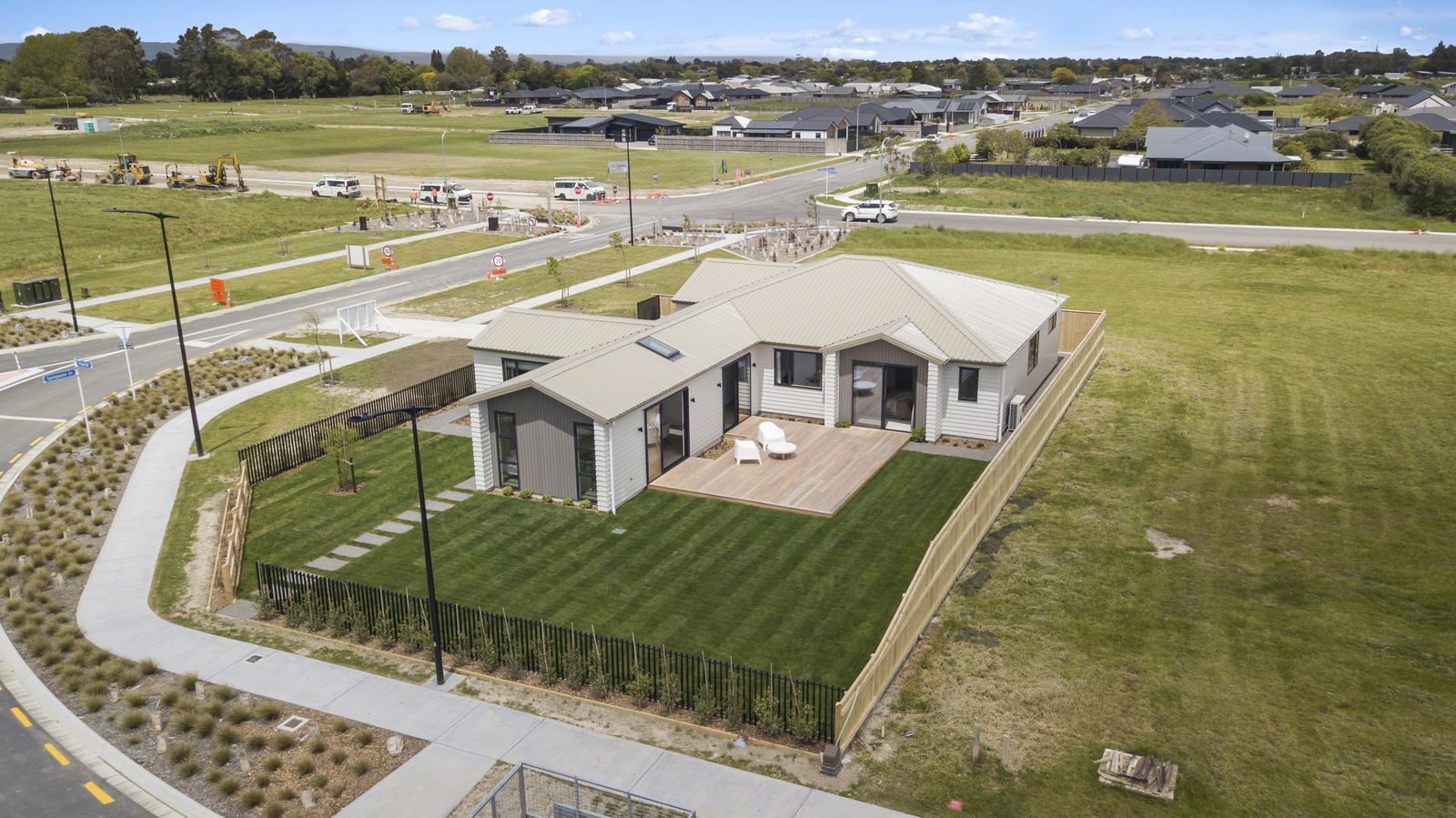 Springwater 1 Springwater Drive Brad Turner 1072 1600 43