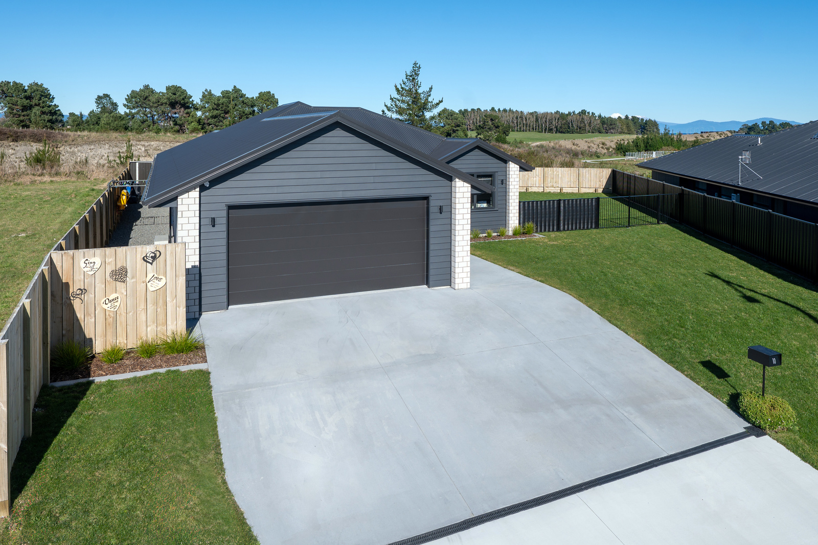 Nga Roto Estate 10 Tarata Place Tracey Carter 1039 1600 46