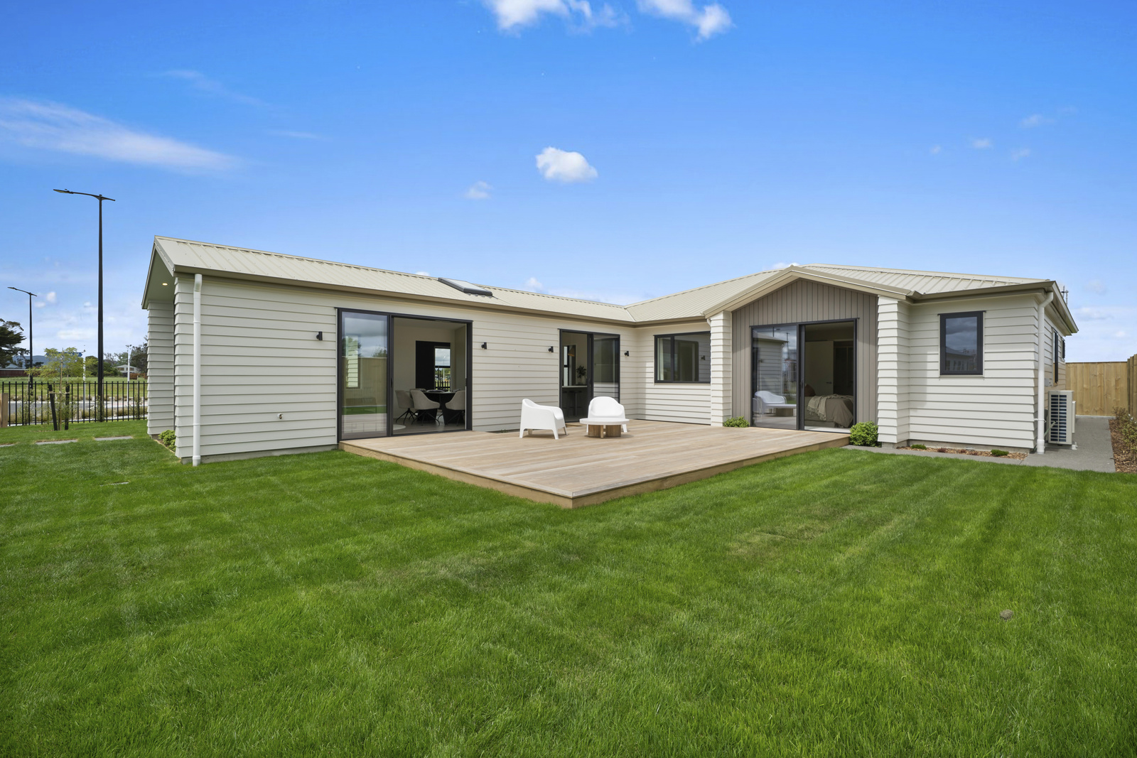 Springwater 1 Springwater Drive Brad Turner 1072 1600 38