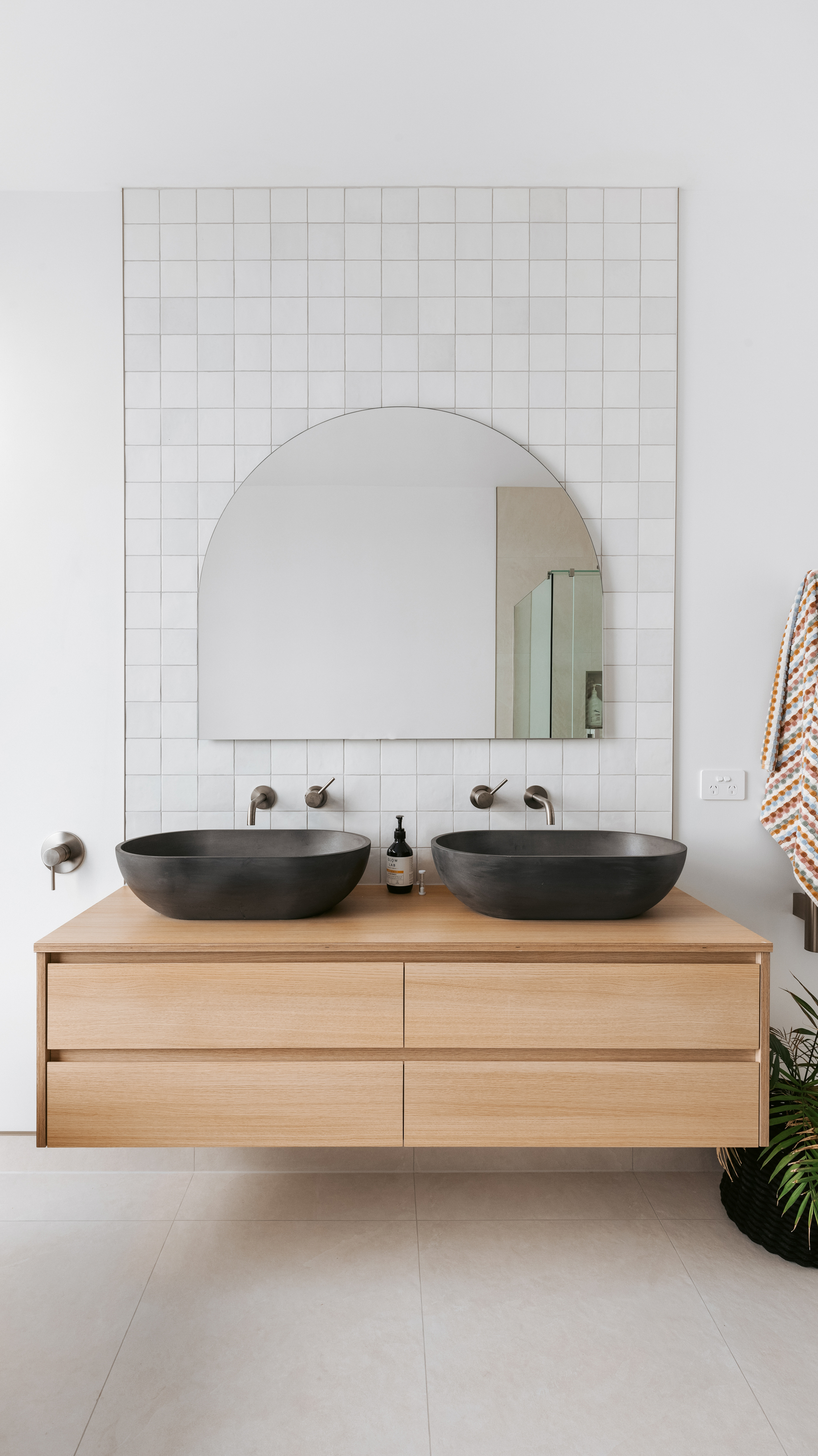 022 696 Te Kowhai Web