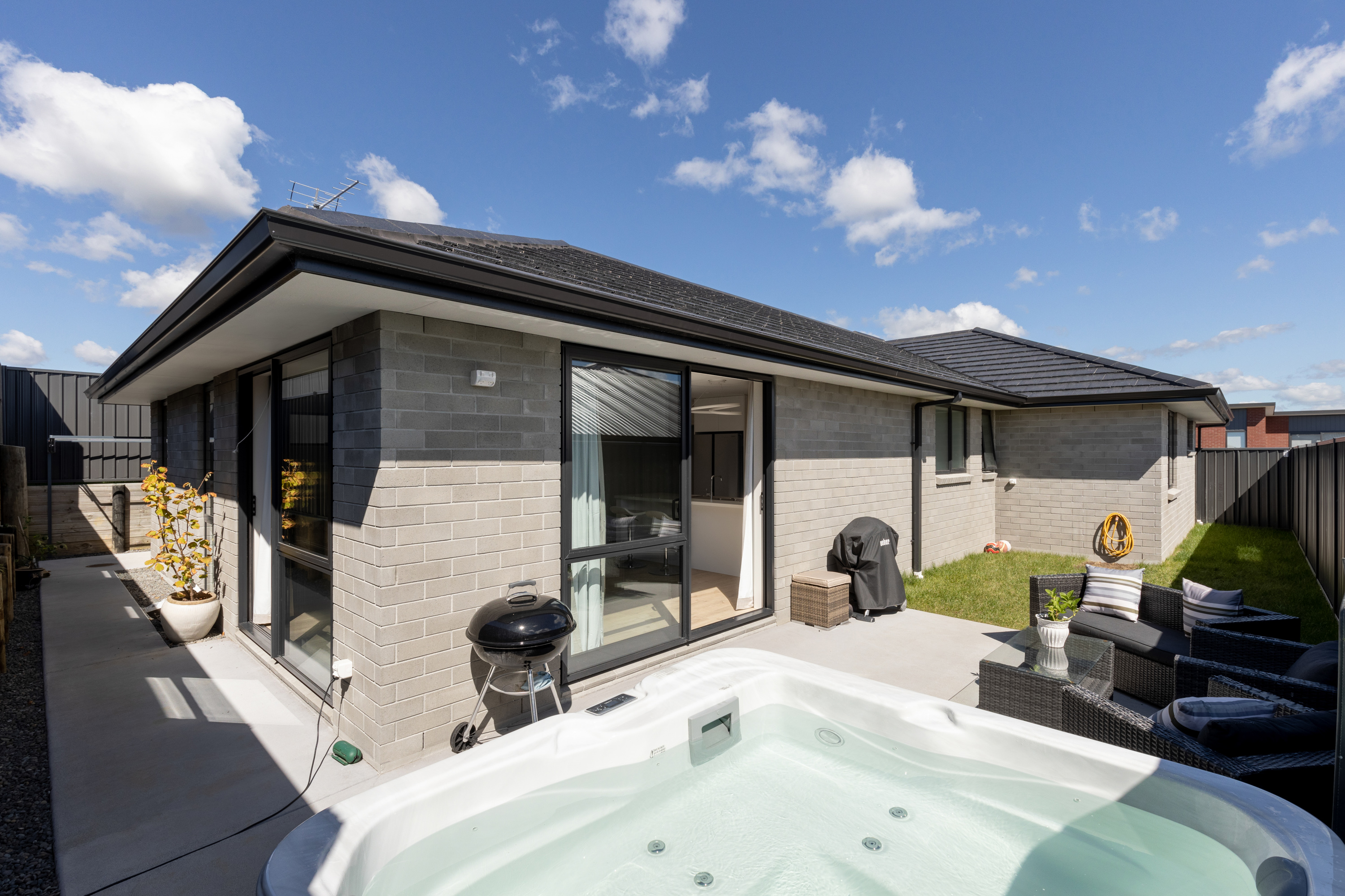 031 120 Sentinel Ave Web