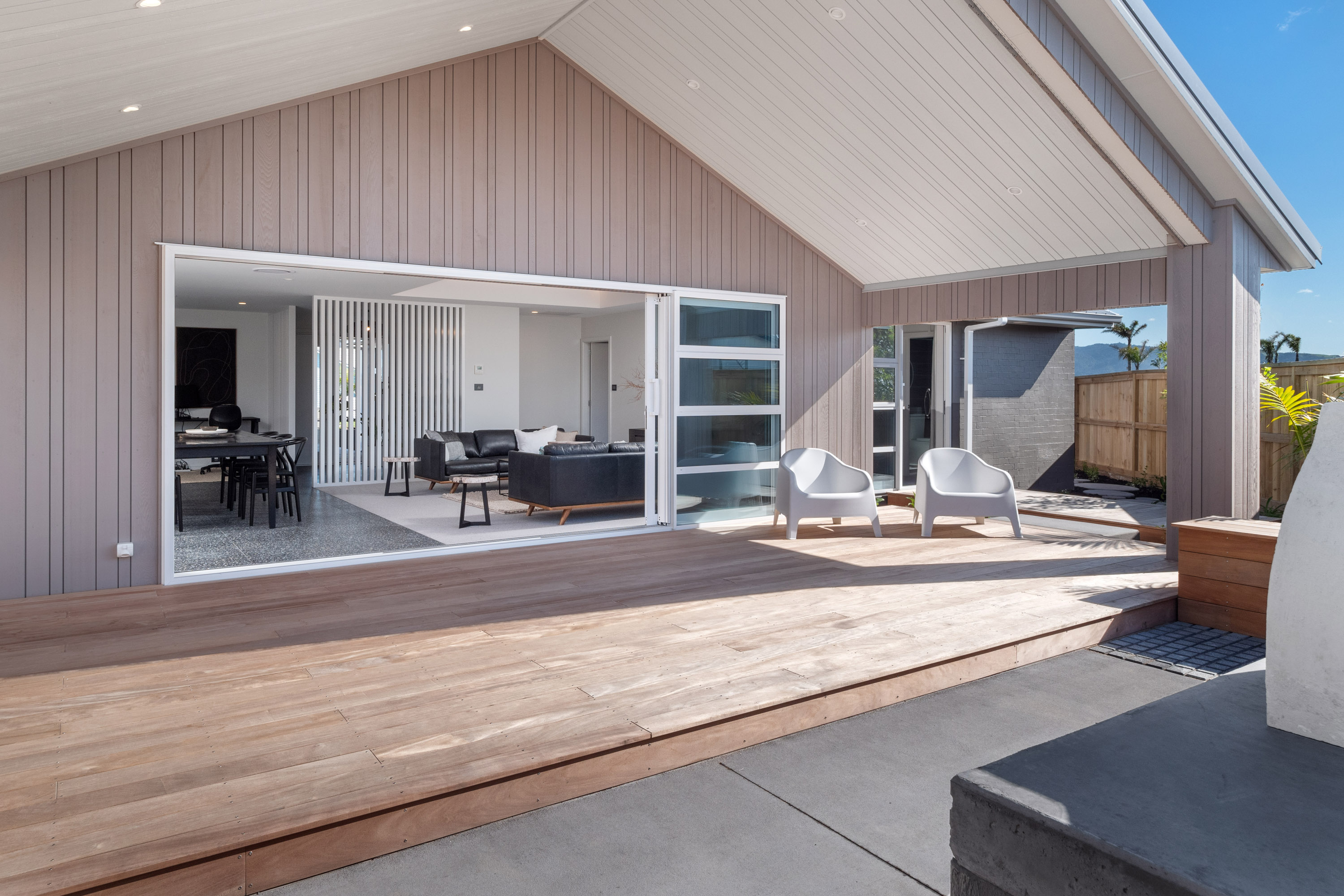 Large outdoor deck Classic Builders